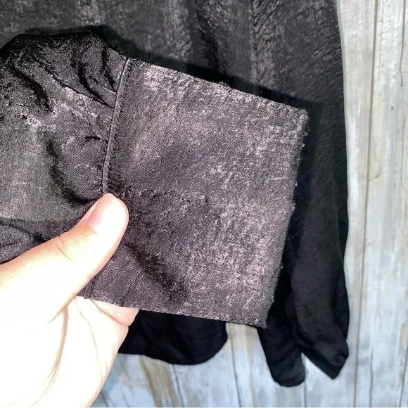 Entro Black Strap Open Shoulder Blouse - Picture 4 of 6